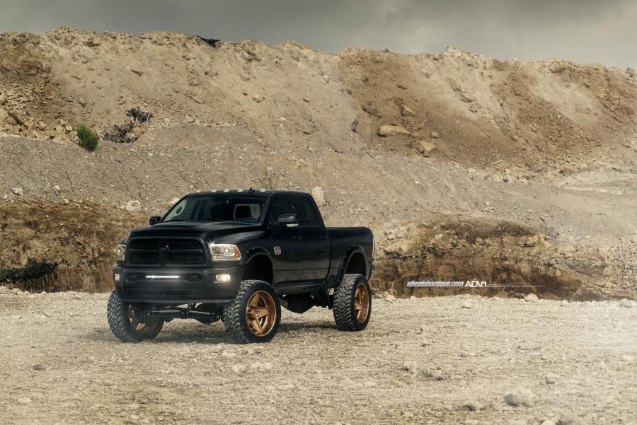  Dodge Ram 2500HD on ADV.1 Wheels (ADV5STruckSpec) 2015 года  (фото 2 из 14)